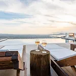 Naxos Skyline Luxury Βίλα *
