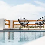 Naxos Skyline Luxury Βίλα